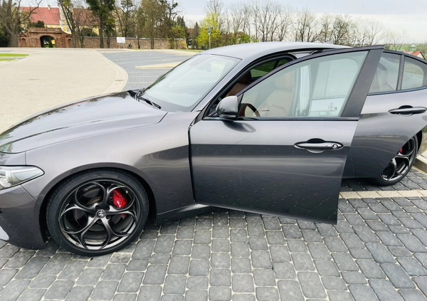 Alfa Romeo Giulia cena 92900 przebieg: 80400, rok produkcji 2019 z Piaski małe 529